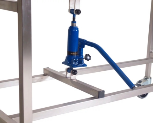 Стол для бальзамирования Embalming Table Adjustable Ram, производитель Dodge, оборудование для бальзамирования и посмертного ухода за телом от компании TanatoService