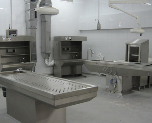 Стол для аутопсии и бальзамирования Autopsy table with extractor, производитель Hygeco, оборудование для бальзамирования и посмертного ухода за телом от компании TanatoService